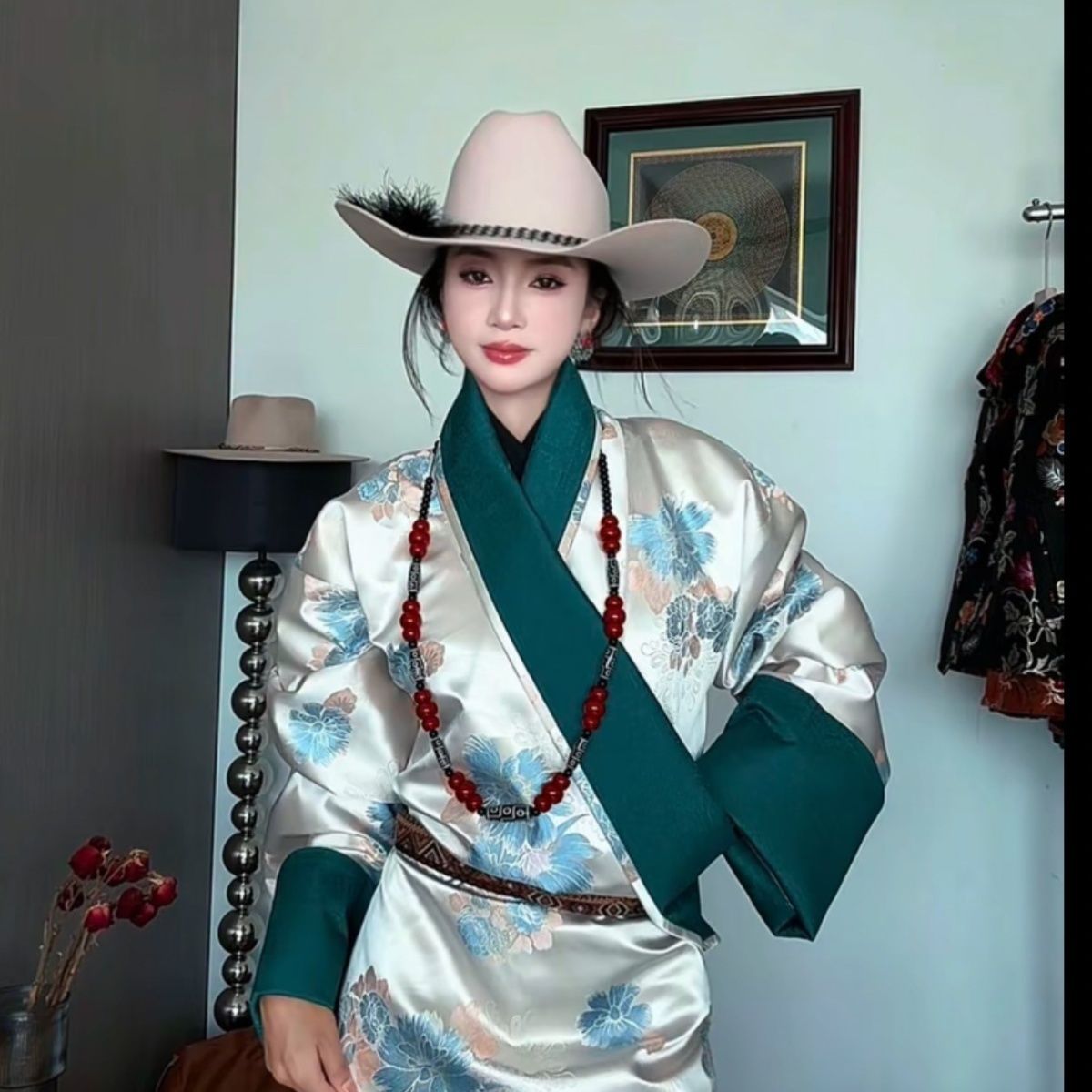 Ethnic Fashion Shoot - Kostum Tibet Bhutan Baru untuk Wanita,